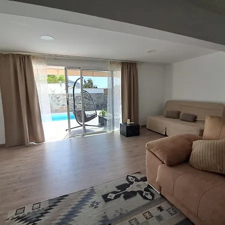 Casa Reina Tauro With Private Pool Vila